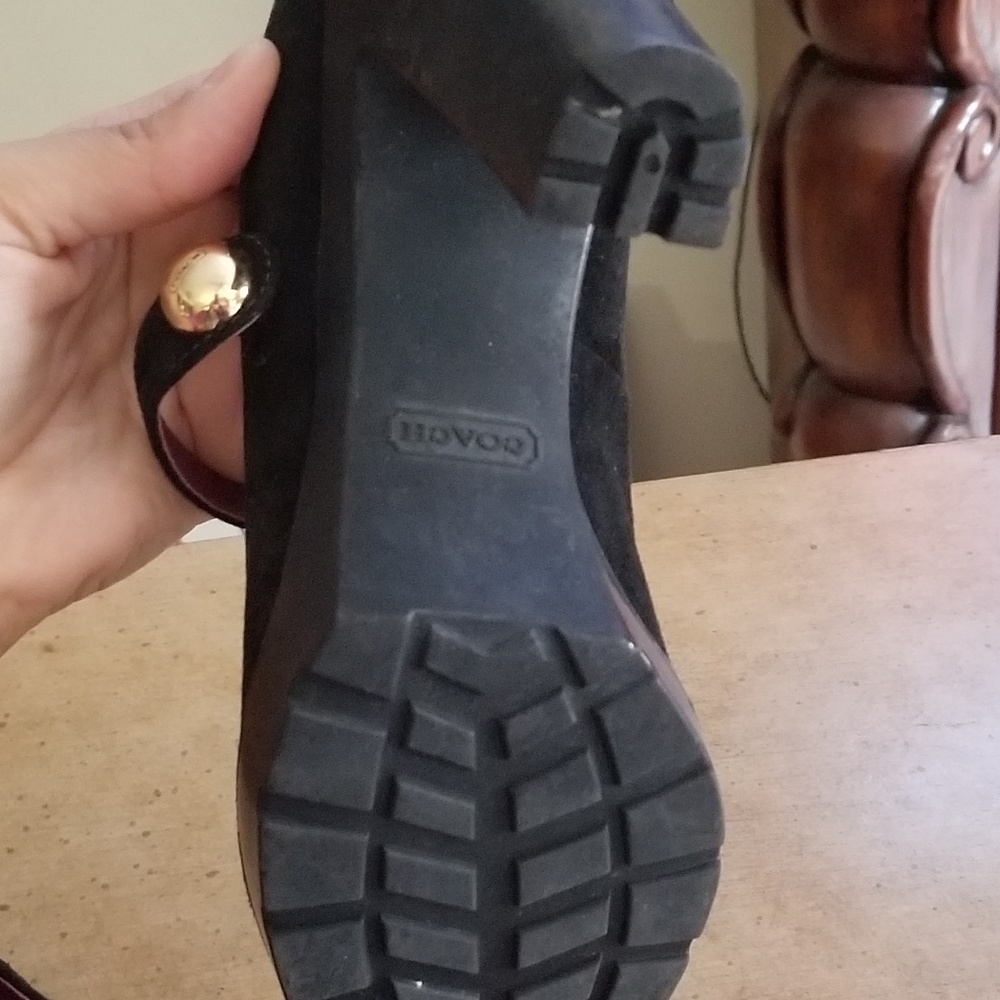 Coach - Picture 4 of 6